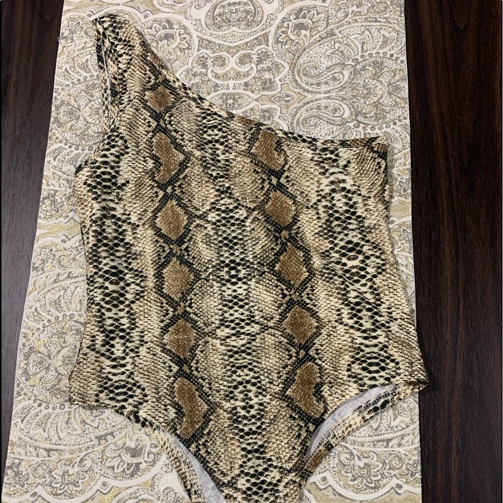 Leopard one shoulder body suit